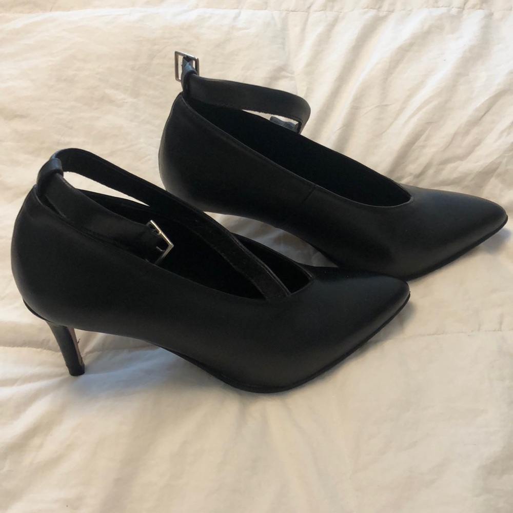 French Connection leather pumps